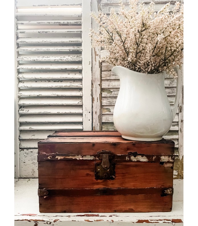 Antique/Vintage Rustic Wood Trunk w/ Storage